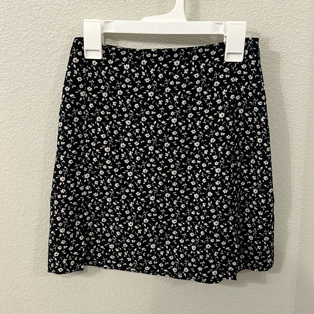 Brandy Melville Flower Print Skirt